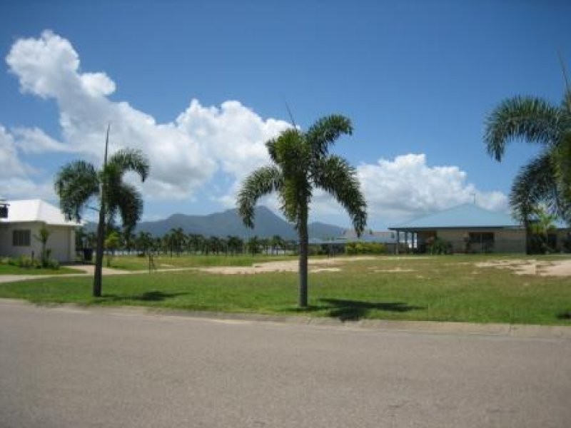 1 Cassia Crescent, Cardwell QLD 4849