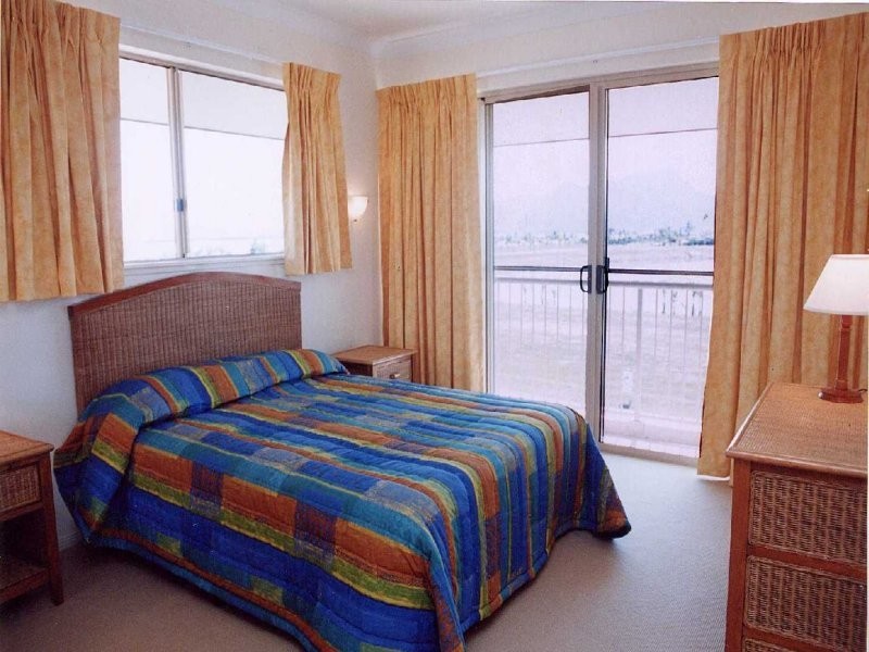 2/16 Poinciana Boulevard, Cardwell QLD 4849