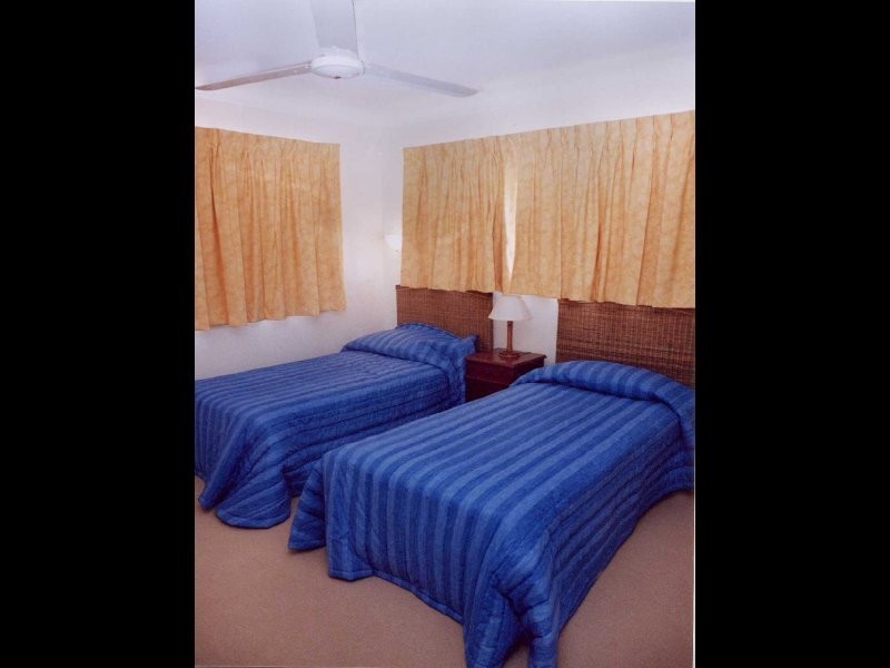 2/16 Poinciana Boulevard, Cardwell QLD 4849