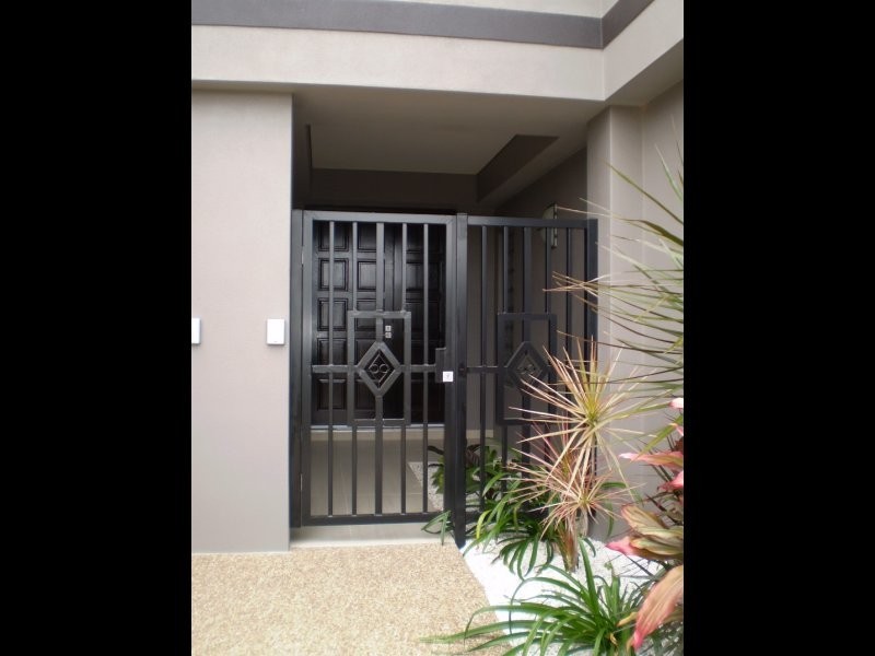 2/12 Royal Palm Avenue, Cardwell QLD 4849