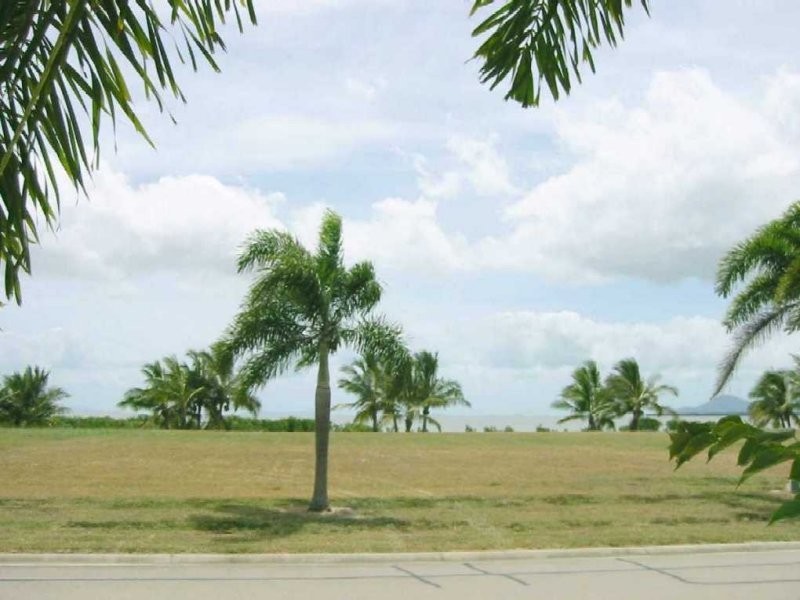 42 Keith Williams Drive, Cardwell QLD 4849