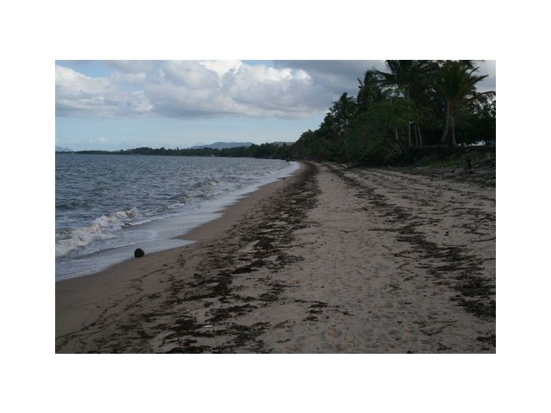 1 Tsakisiris Street, Cardwell QLD 4849