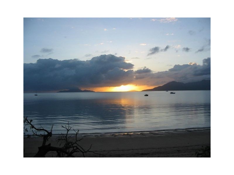 1 Tsakisiris Street, Cardwell QLD 4849