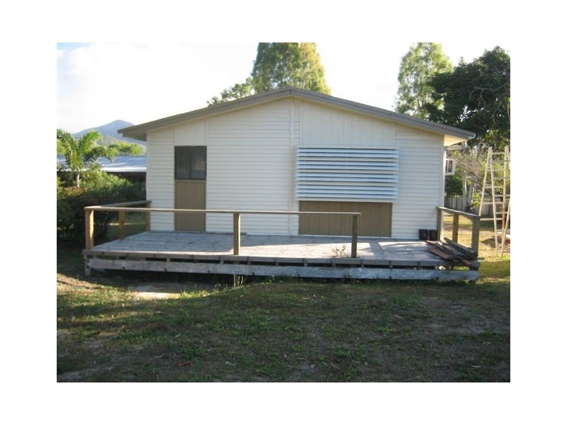 60 Roma Street, Cardwell QLD 4849