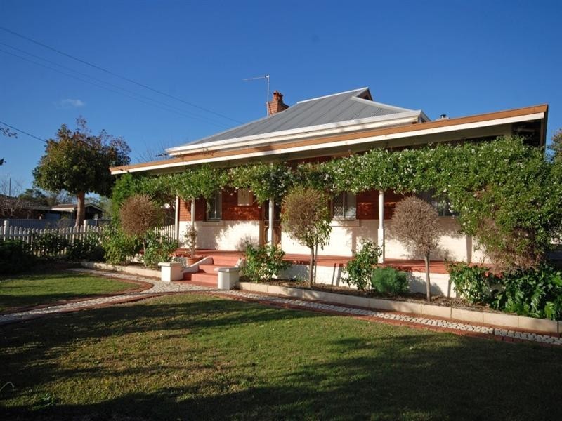 37 Garfield Street, Narrogin WA 6312