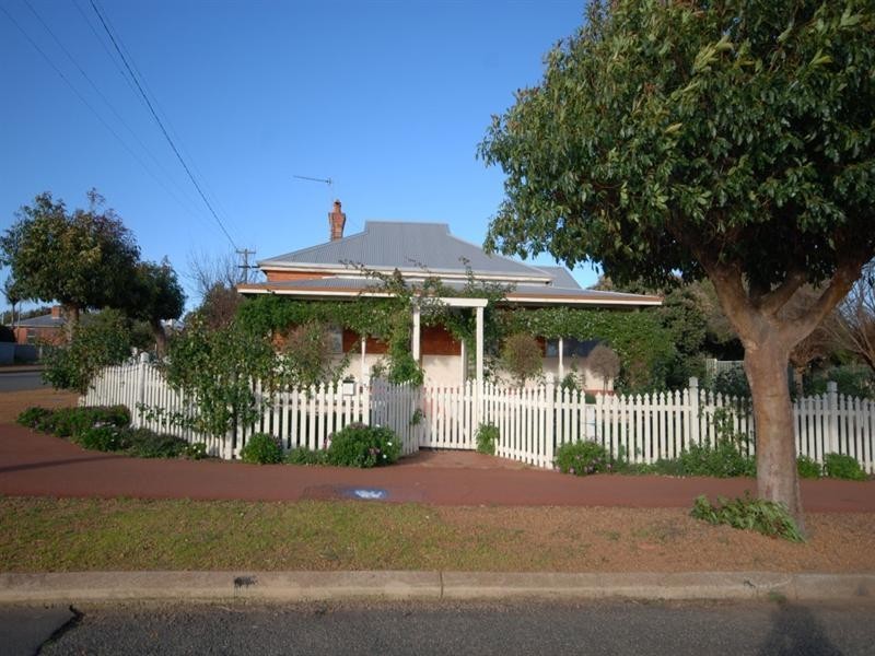 37 Garfield Street, Narrogin WA 6312