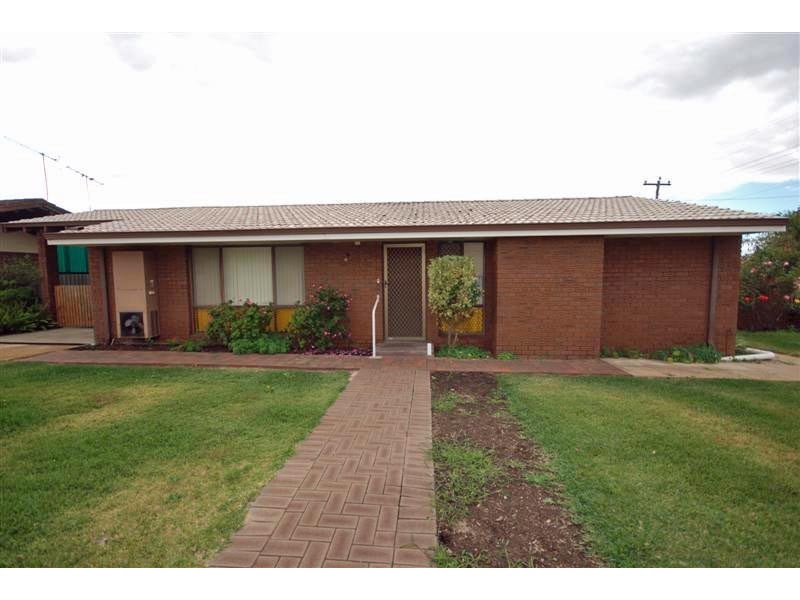 112 Narrakine Road, Narrogin WA 6312