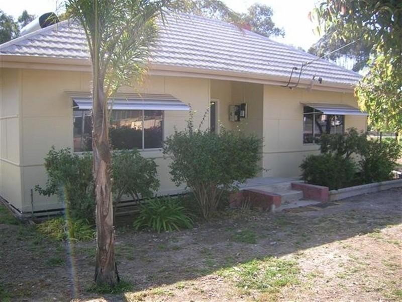 4 Rosselloty Street, Williams WA 6391