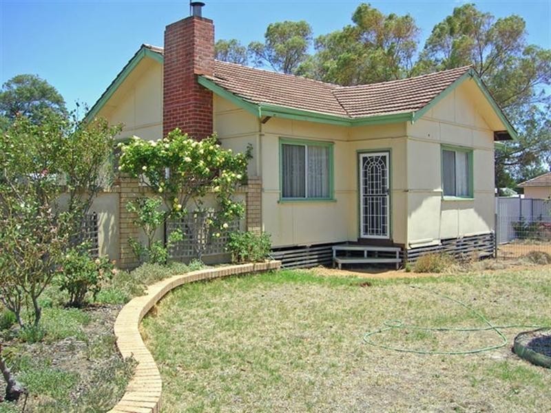 64 Fox Street, Narrogin WA 6312