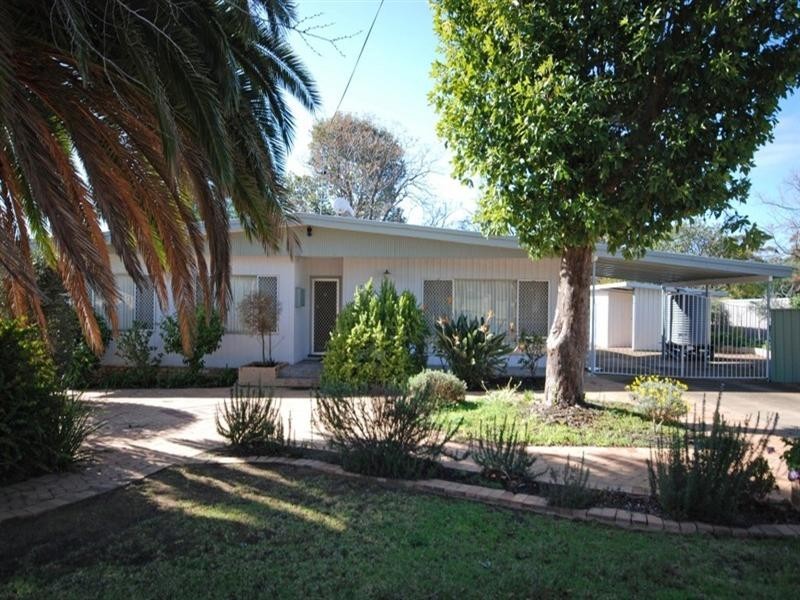 7 Sydney Hall Way, Narrogin WA 6312