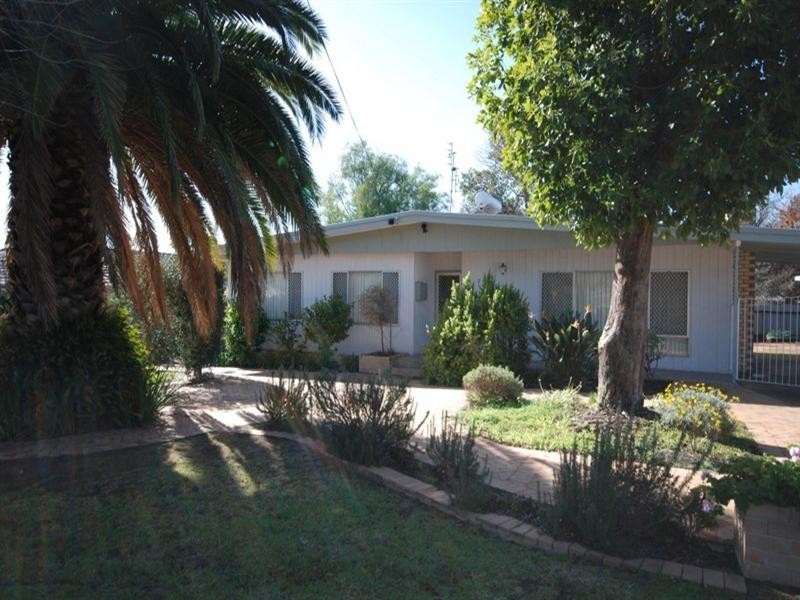 7 Sydney Hall Way, Narrogin WA 6312