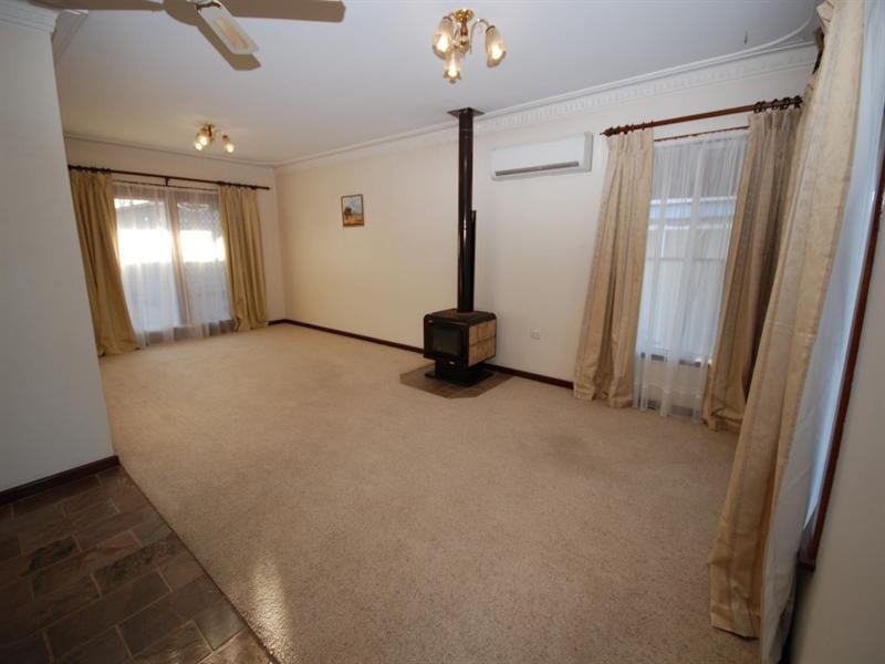 12 Johnston Street, Narrogin WA 6312