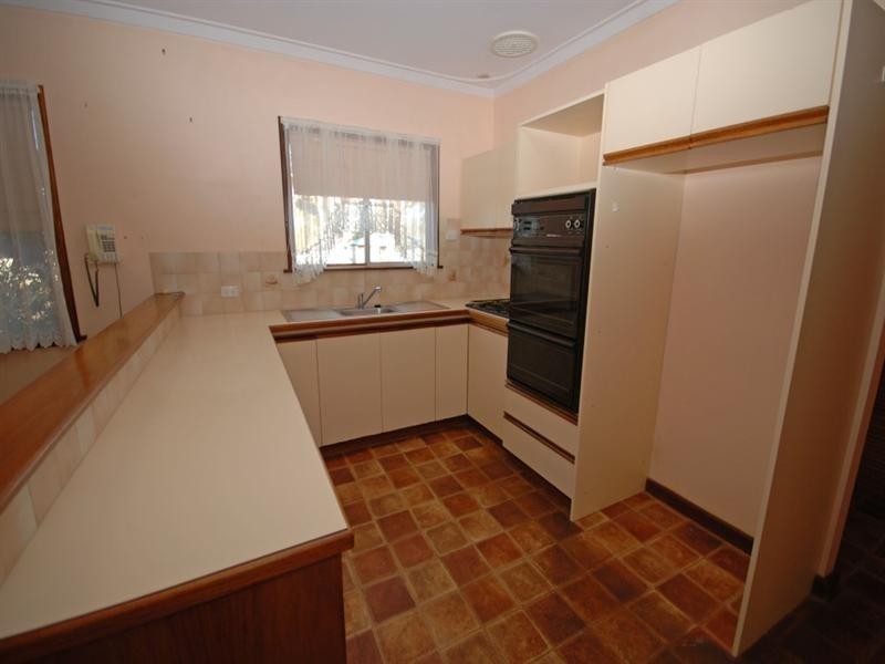 12 Johnston Street, Narrogin WA 6312