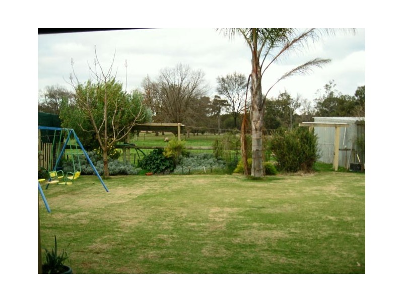 2 Rosselloty Street, Williams WA 6391