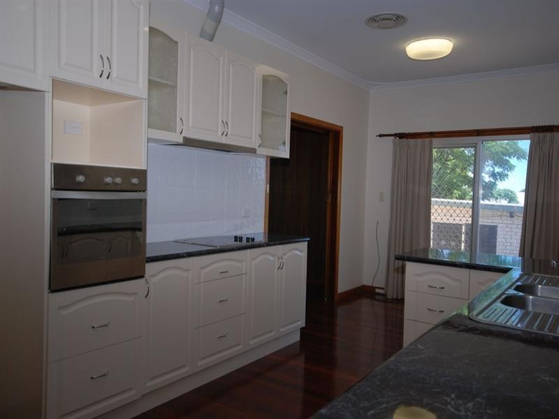 5 Sydney Hall Way, Narrogin WA 6312