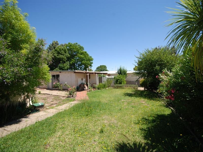 5 Sydney Hall Way, Narrogin WA 6312