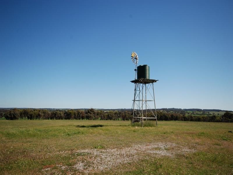 10 Yilliminning Road, Narrogin WA 6312