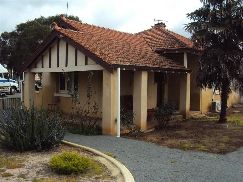 3 Hansard Street, Narrogin WA 6312