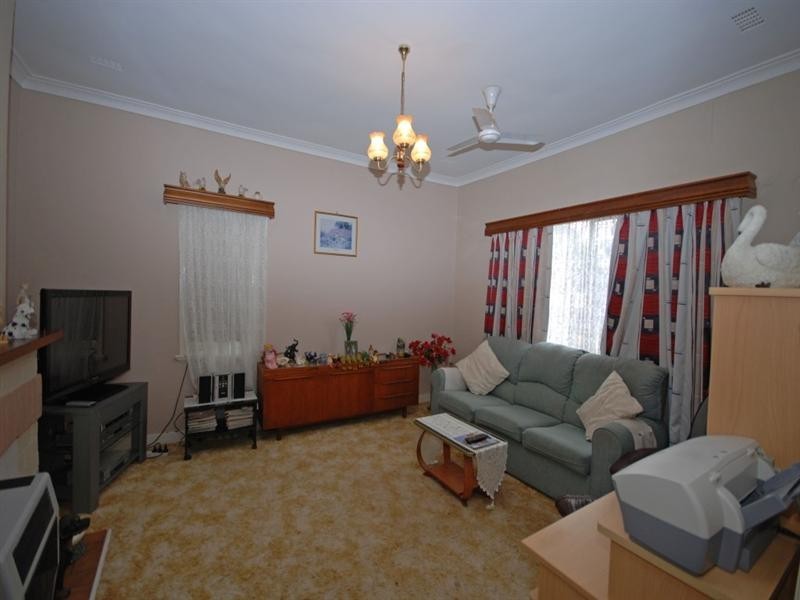 12 Burns Street, Narrogin WA 6312