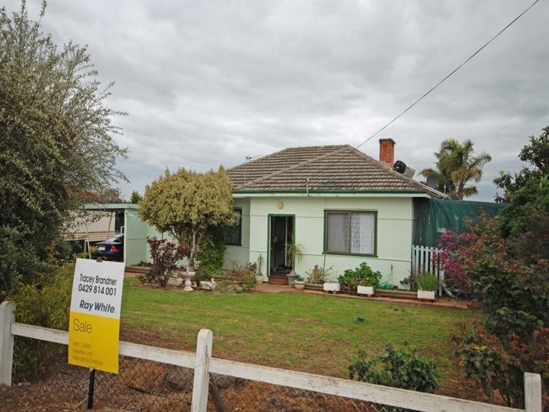 12 Burns Street, Narrogin WA 6312