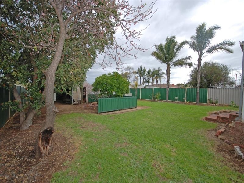 12 Burns Street, Narrogin WA 6312