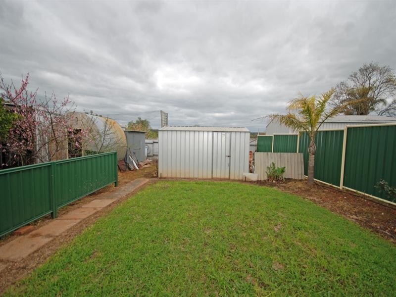 12 Burns Street, Narrogin WA 6312