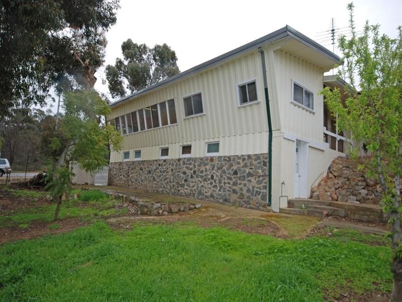 173 Narrakine Road, Narrogin WA 6312