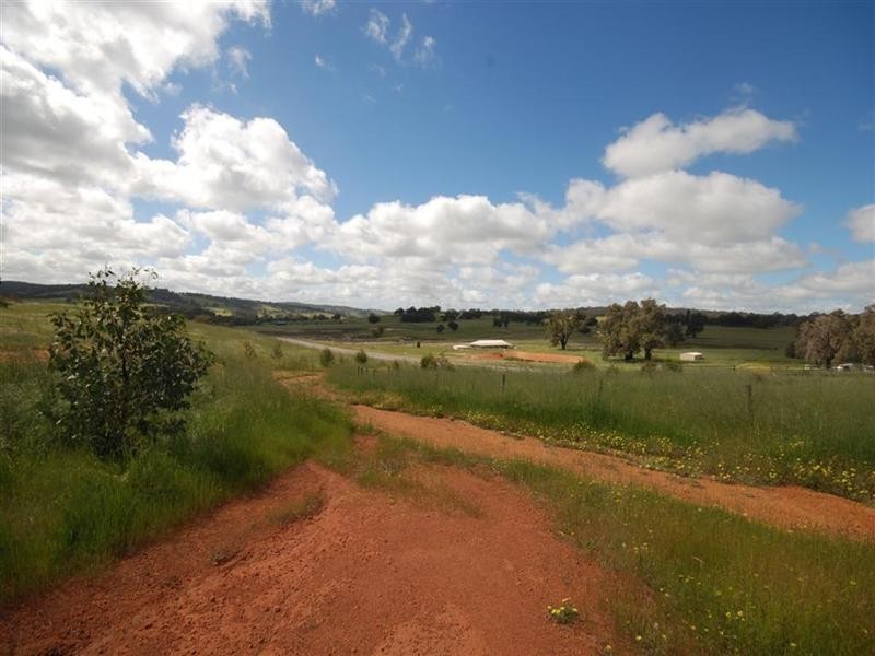 3 Pollard Road, Wandering WA 6308