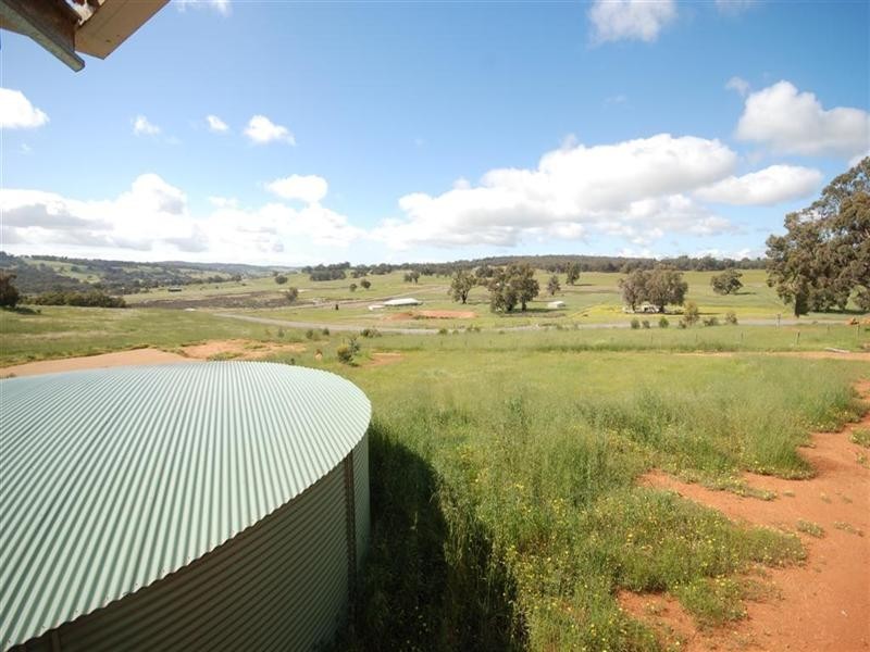3 Pollard Road, Wandering WA 6308