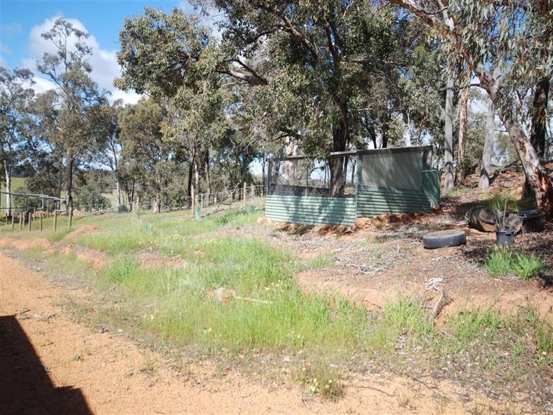 3 Pollard Road, Wandering WA 6308