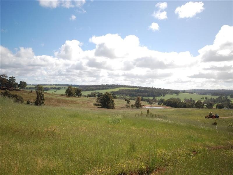 3 Pollard Road, Wandering WA 6308