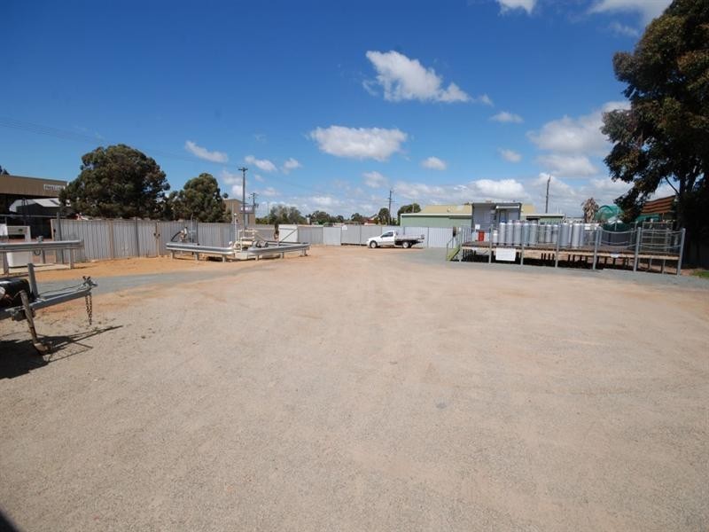 24-26 Fairway Street, Narrogin WA 6312