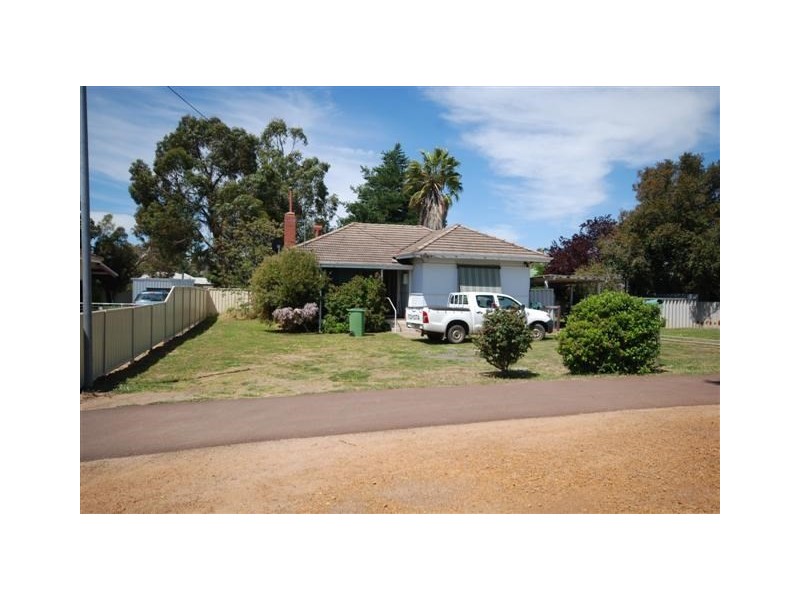 12 Hillman Street, Narrogin WA 6312