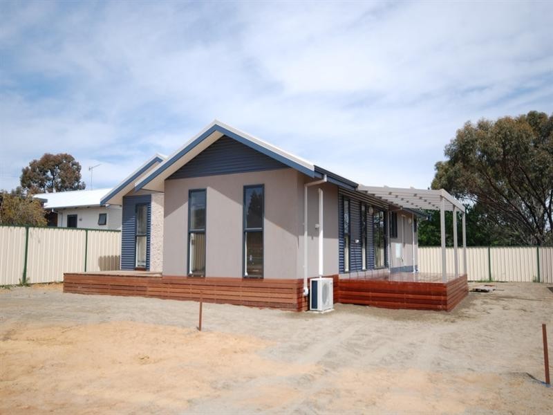 17D Fox Street, Narrogin WA 6312