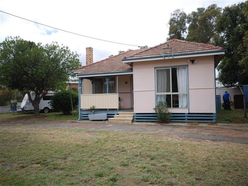 64 Bannister Street, Narrogin WA 6312