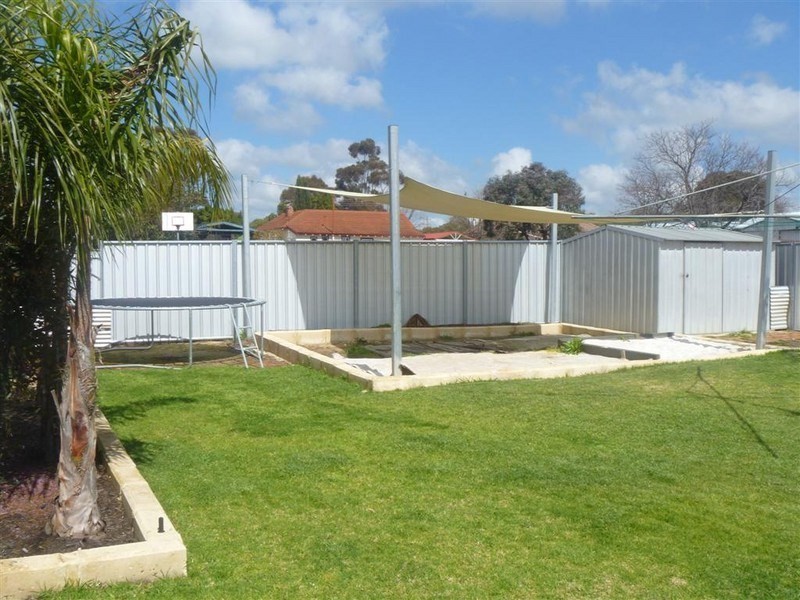 59 CLAYTON Road, Narrogin WA 6312