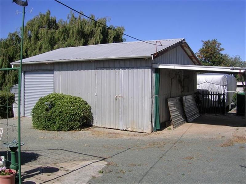 109 Narrakine Road, Narrogin WA 6312