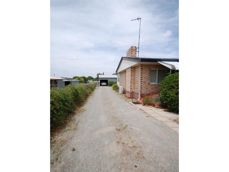 109 Narrakine Road, Narrogin WA 6312