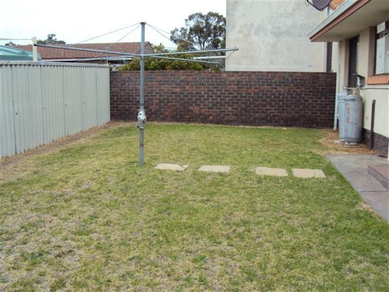 2/111 Clayton Road, Narrogin WA 6312