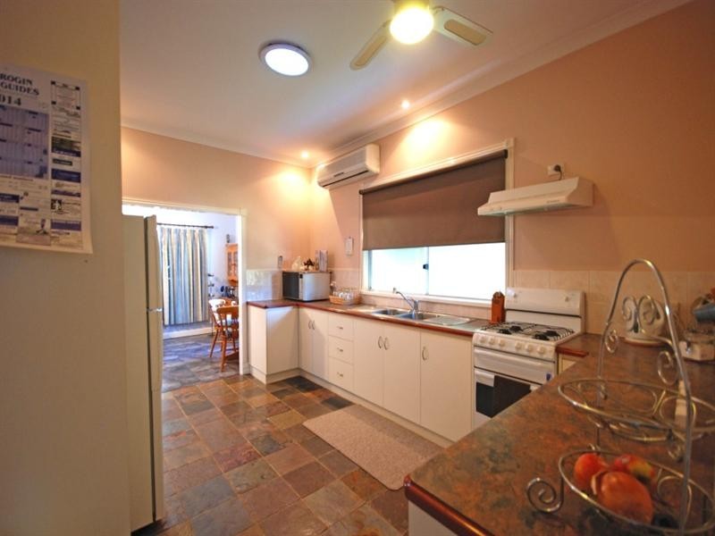 65 Ensign Street, Narrogin WA 6312