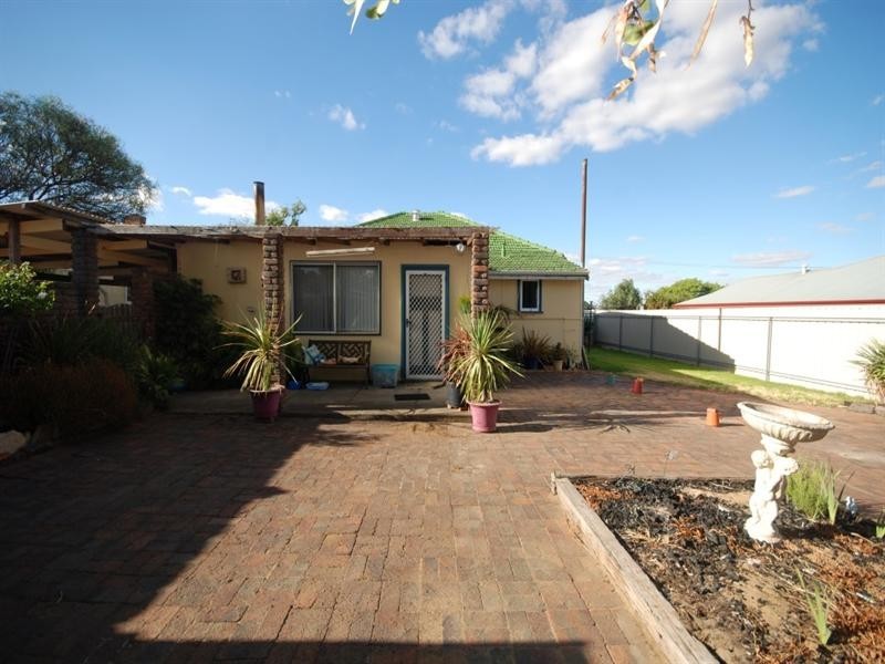 65 Ensign Street, Narrogin WA 6312