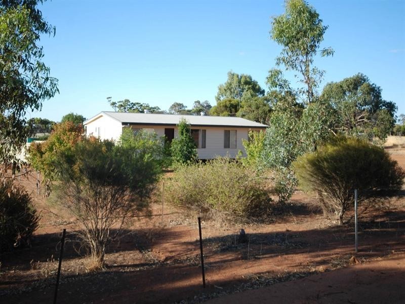 126 Cuballing Street, Cuballing WA 6311