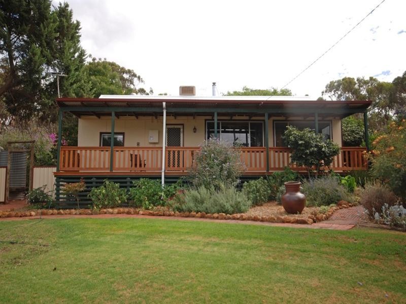 65 Herald Street, Narrogin WA 6312