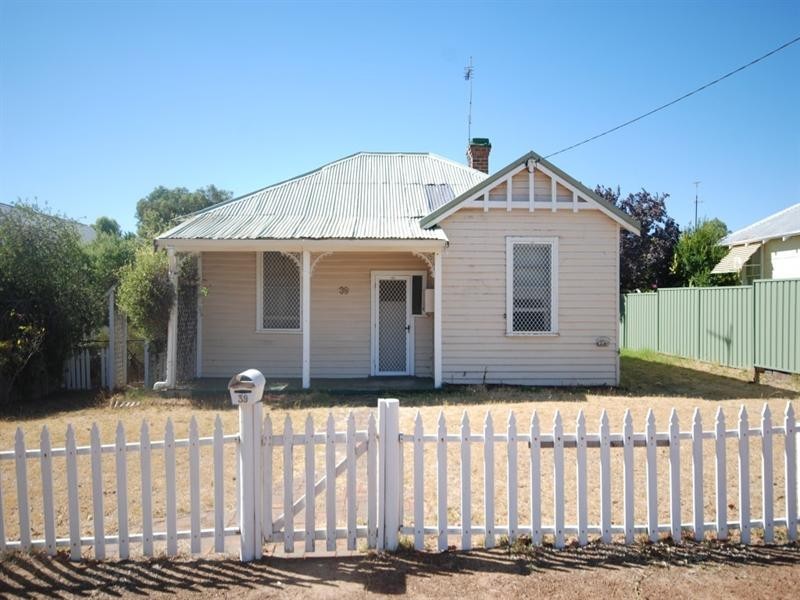 39 Doney Street, Narrogin WA 6312