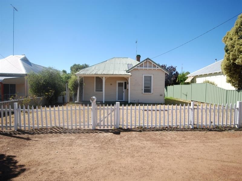 39 Doney Street, Narrogin WA 6312