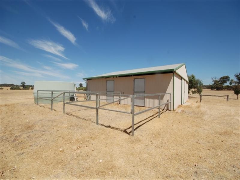 176 Contine Road, Dumberning WA 6312