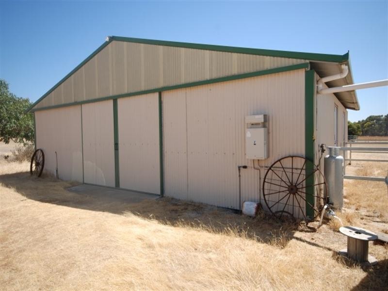 176 Contine Road, Dumberning WA 6312