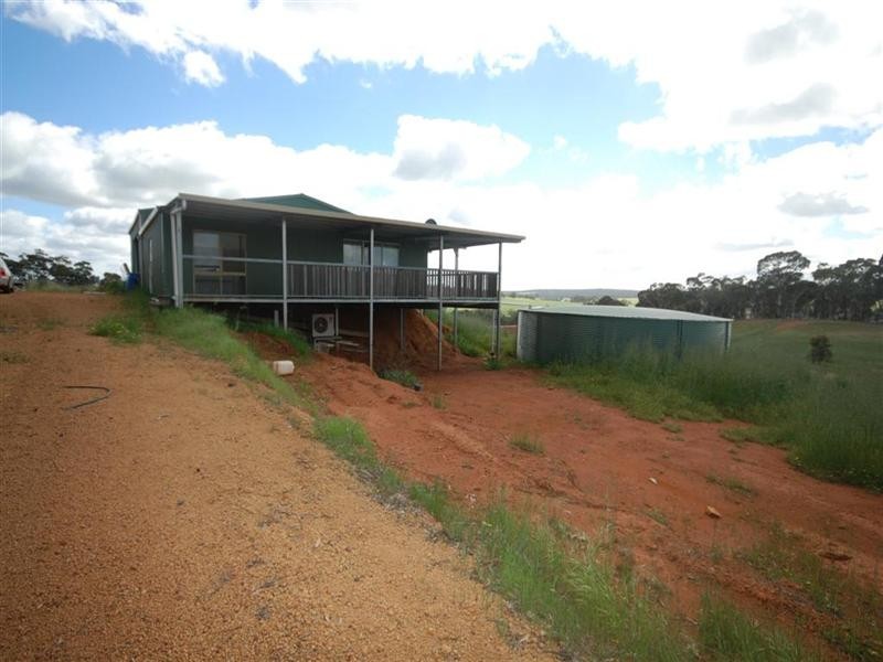 3 Pollard Road, Wandering WA 6308