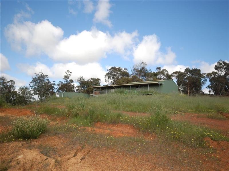 3 Pollard Road, Wandering WA 6308