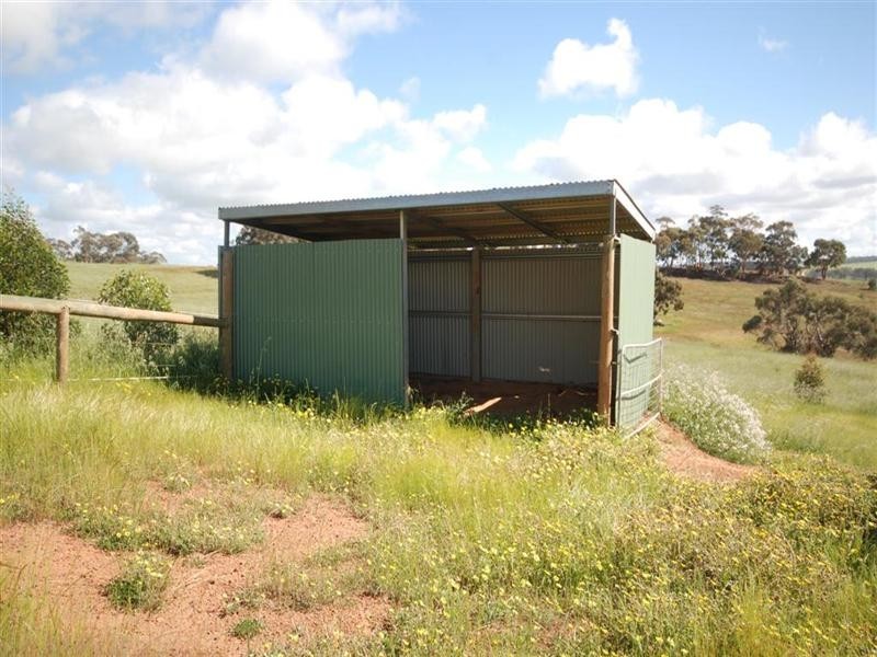 3 Pollard Road, Wandering WA 6308